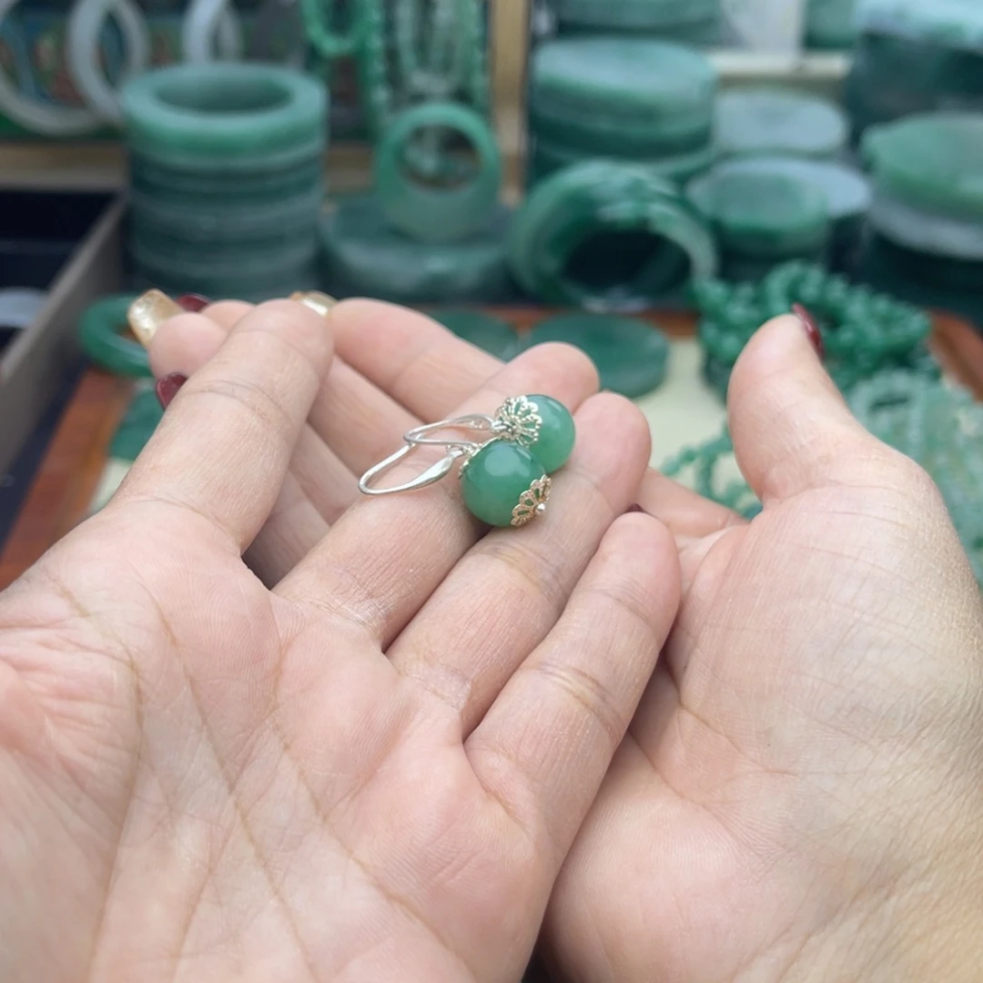 石英质玉颈饰未镶嵌