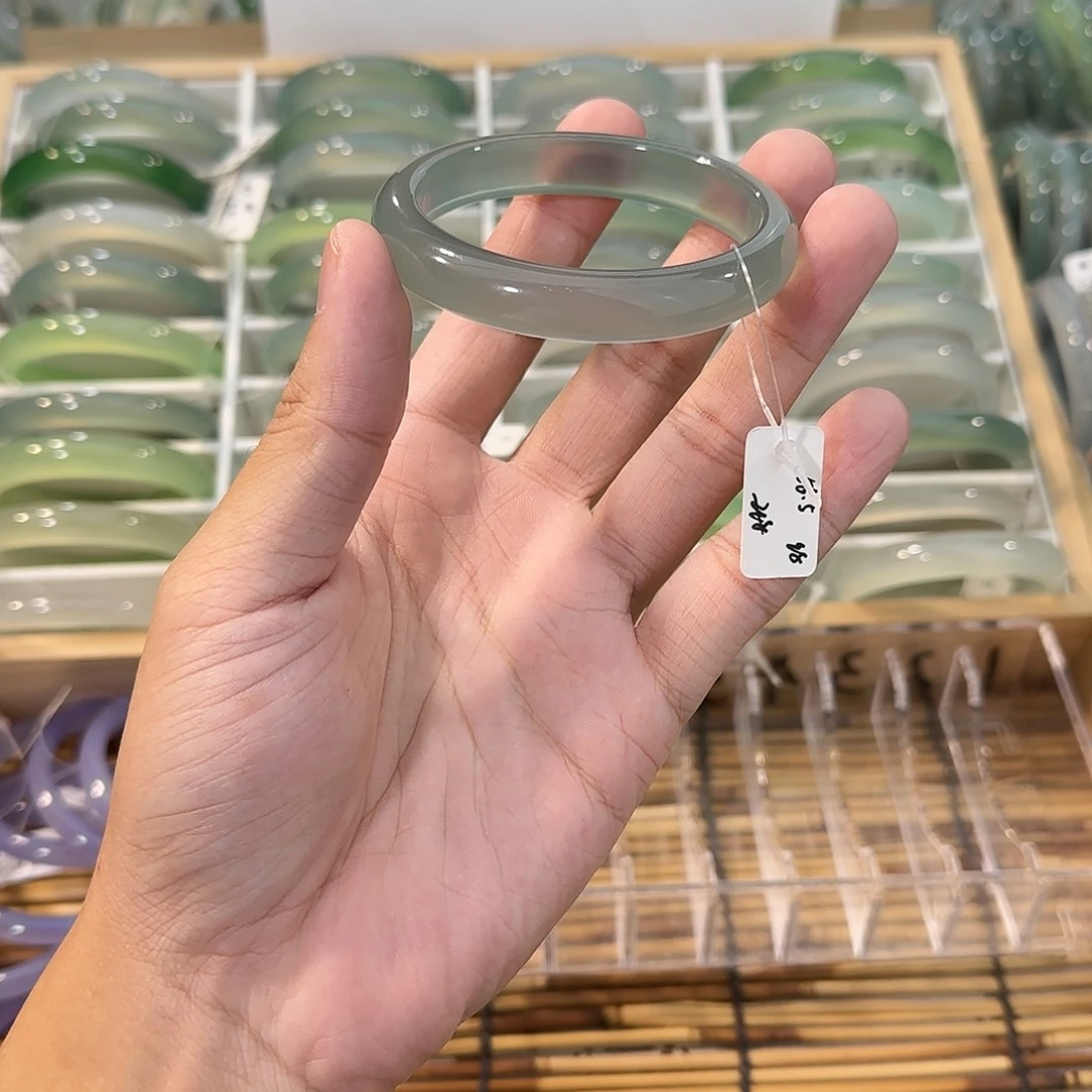 玛瑙/玉髓未镶嵌手镯圈口56.5