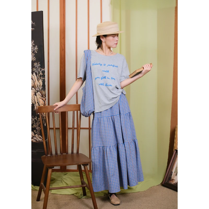 百武西“电报密码‌”法式文艺印花短袖T恤格纹拼接半裙套装8854