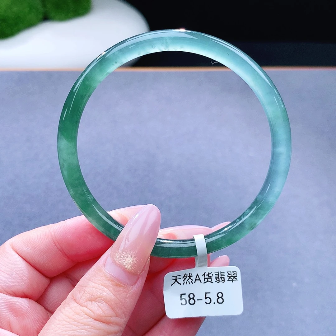 未镶嵌手镯（圆镯）翡翠