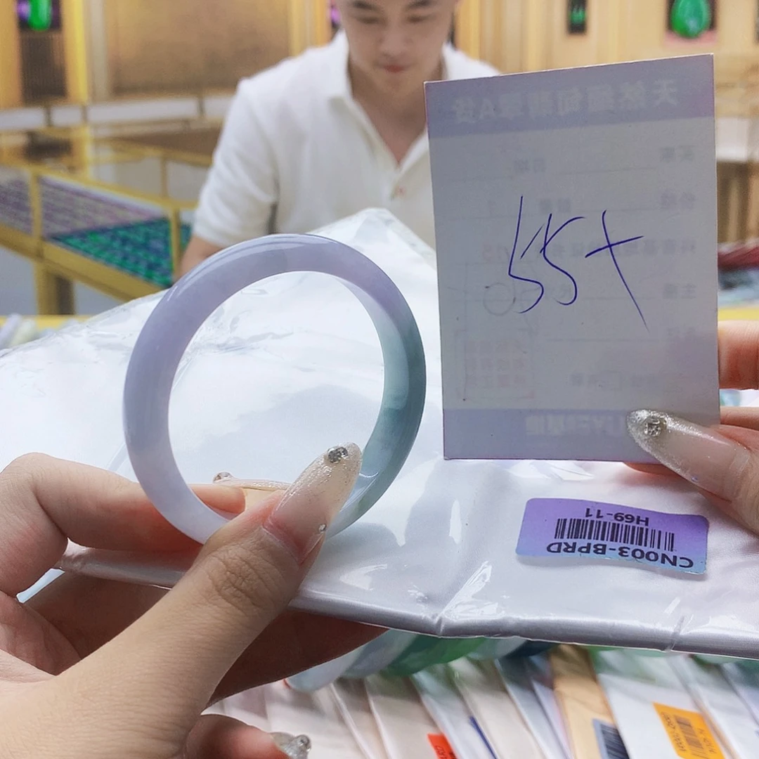 翡翠手镯未镶嵌000……