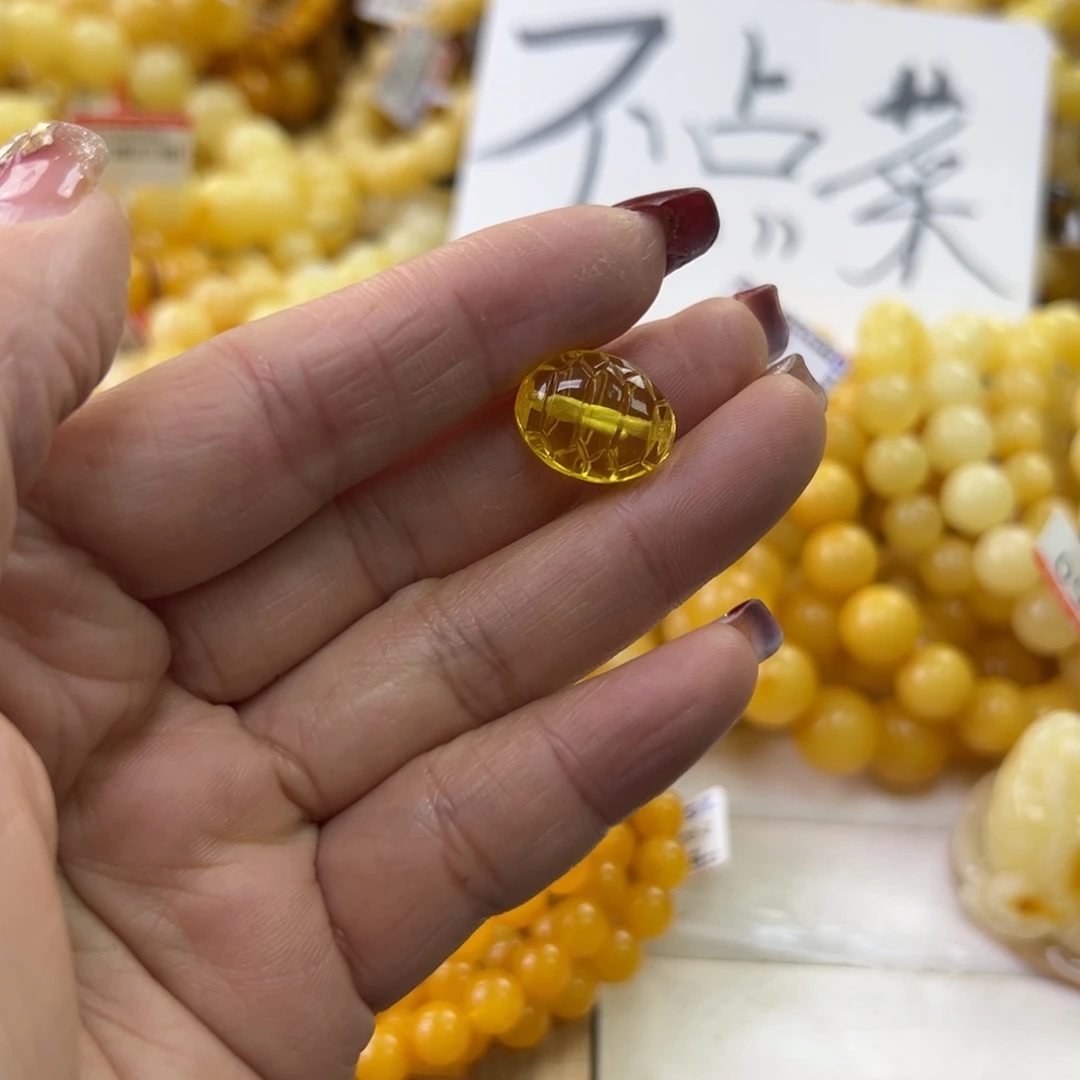 琥珀珠宝奇石未镶嵌