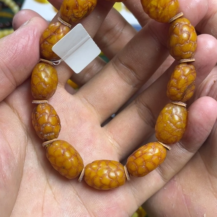 未镶嵌琥珀珠宝奇石