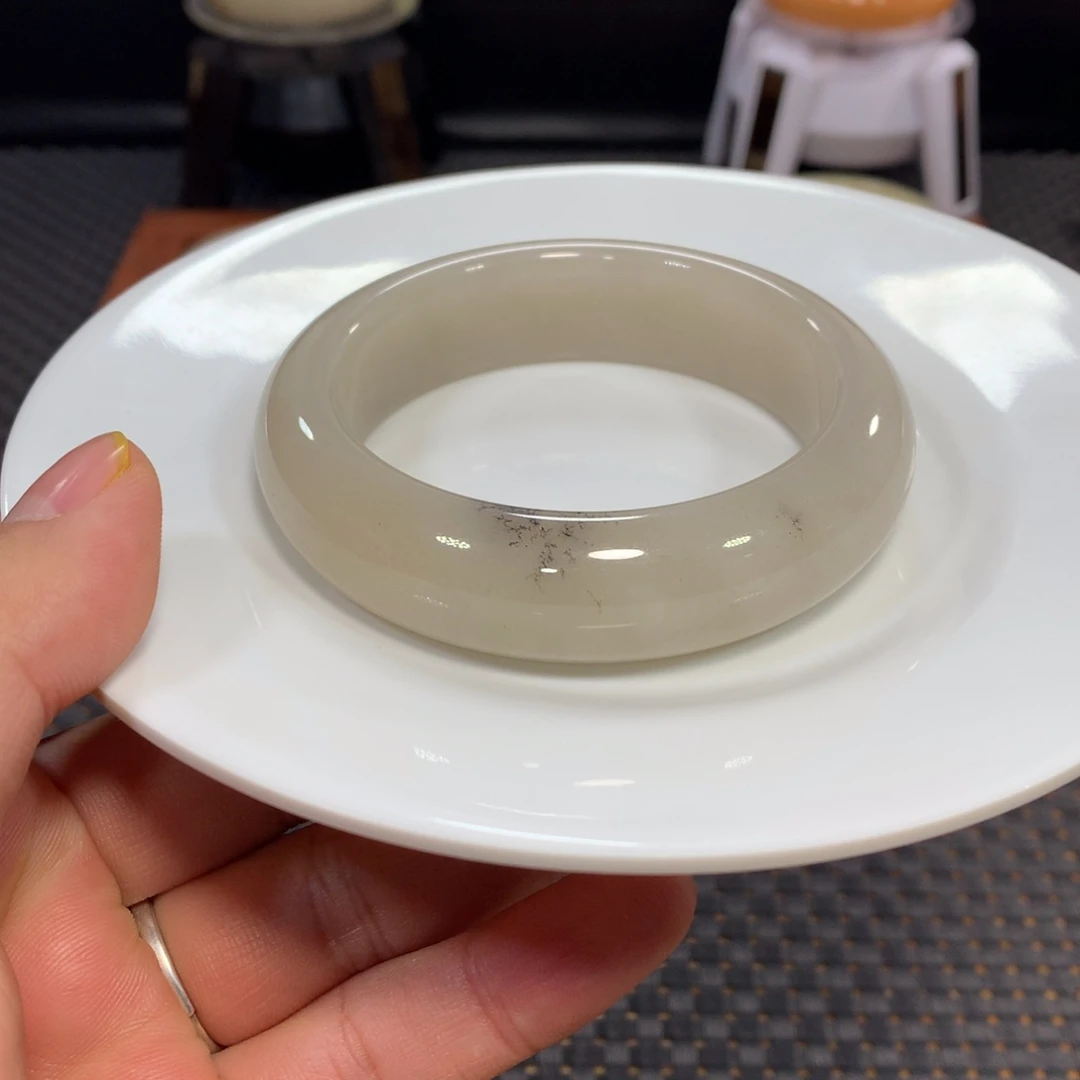 石英质玉（佘太翠）未镶嵌手镯漏60.6草花1号