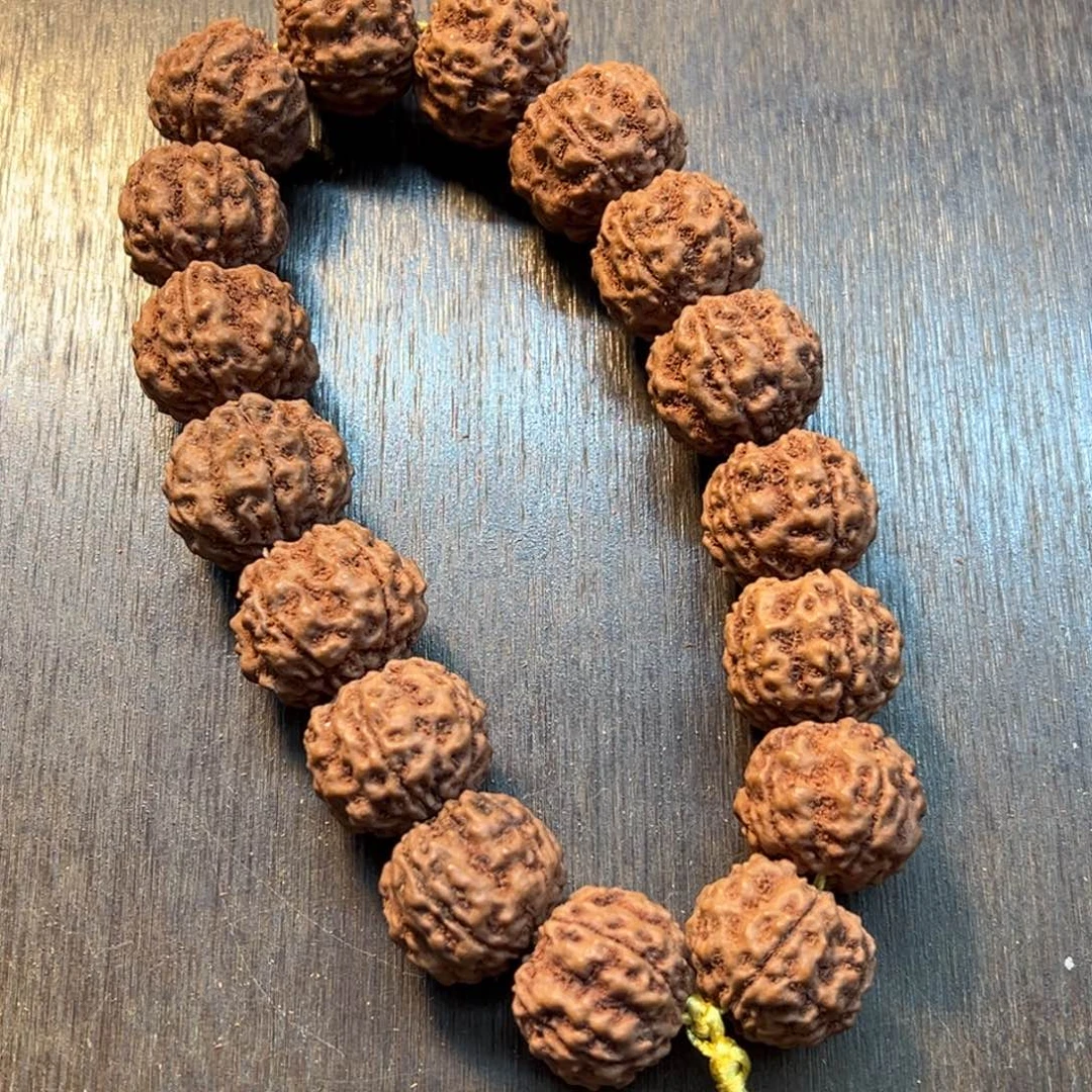 金刚菩提吊坠帝王花手持