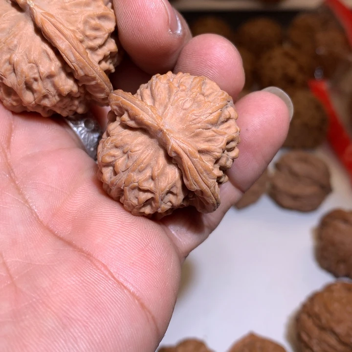 桃核把件人****见野生小众磕尖处理