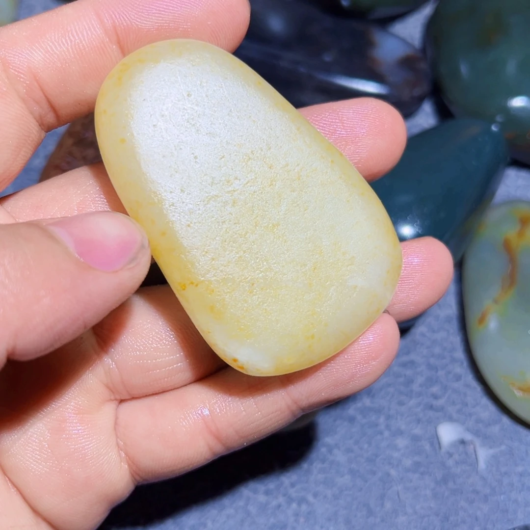 和田玉未镶嵌珠宝奇石