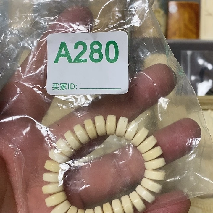 小*吒天然猛犸牙雕刻品