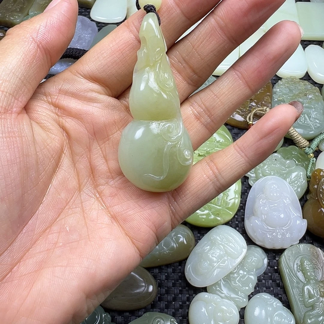 和田玉未镶嵌颈饰卡59