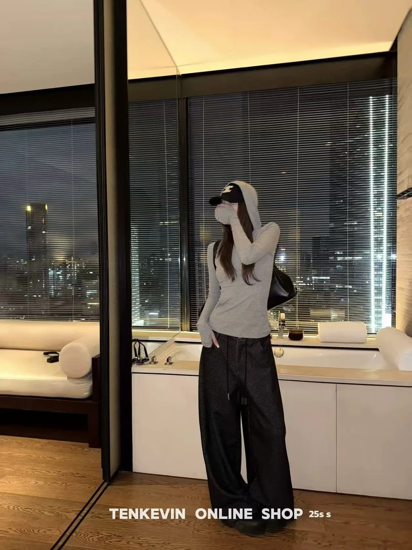 A16-1三色“峡谷领”细坑条抽绳连帽长袖