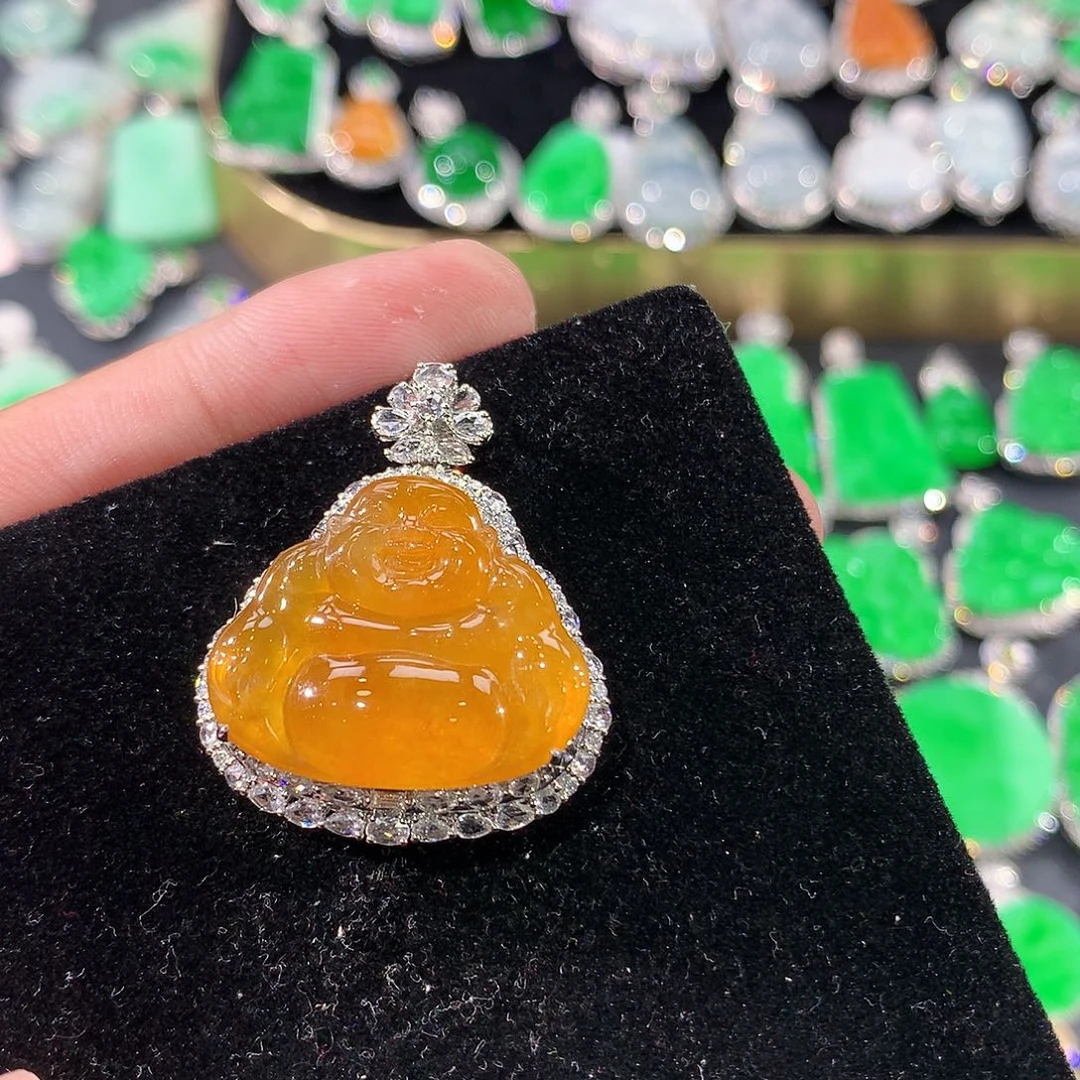 翡翠18K金镶嵌颈饰