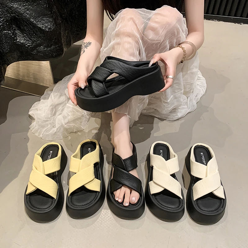 百丽香奈品牌厚底凉拖女夏季外穿2025新款配裙子增高松糕鞋一字拖