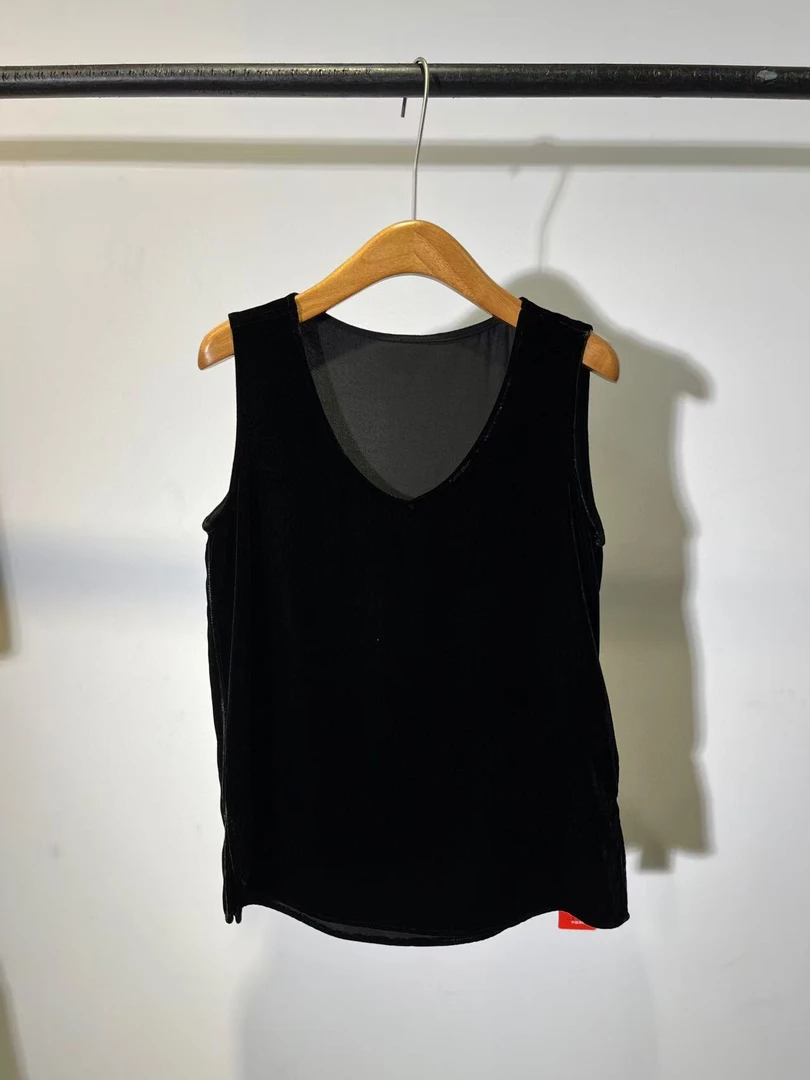 南油诚滨家100桑蚕丝丝绒百搭款极简背心女士黑色无袖吊带1030