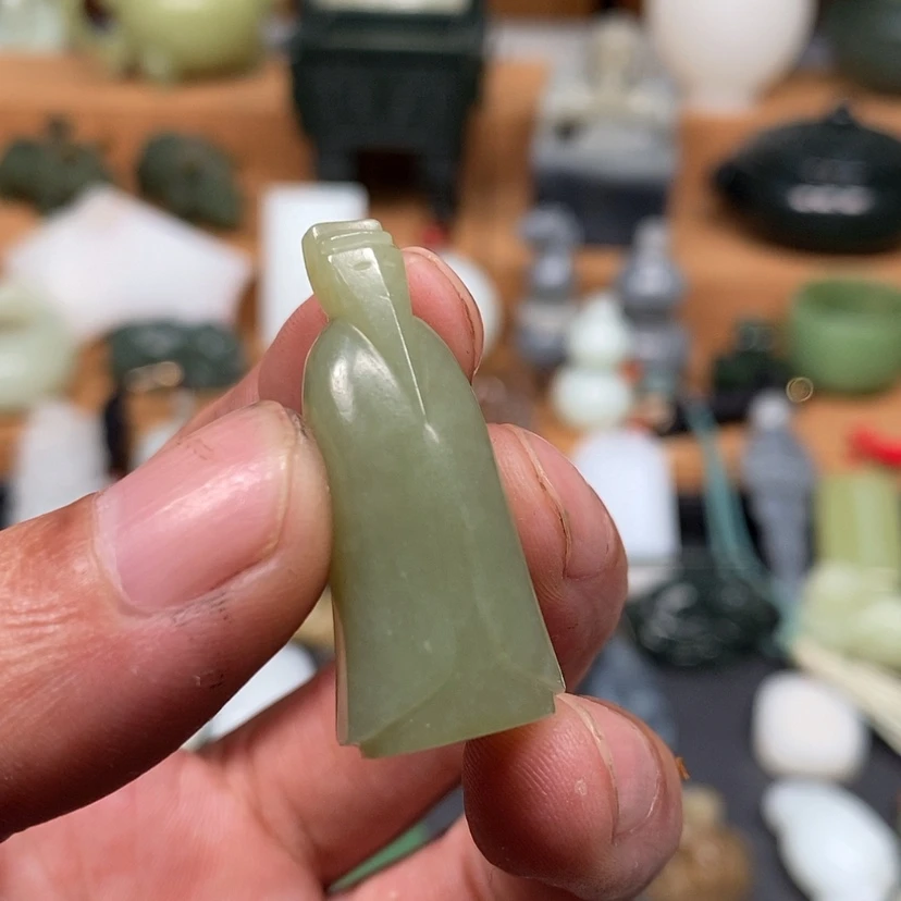 【闪购商品】颈饰未镶嵌和田玉（糖玉）