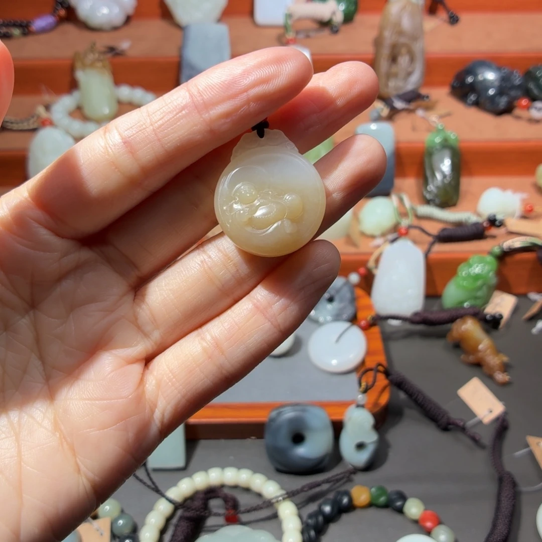 鸿***5和田玉未镶嵌颈饰