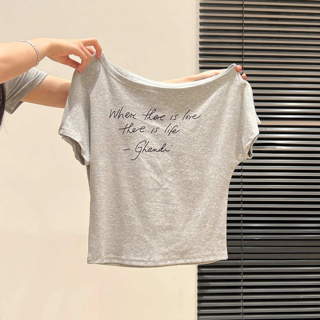 美式时尚辣妹字母斜肩短袖T恤女2025夏季新款宽松露肩松弛感上衣