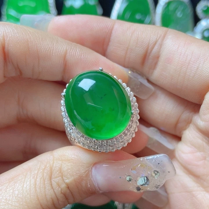 翡翠颈饰未镶嵌