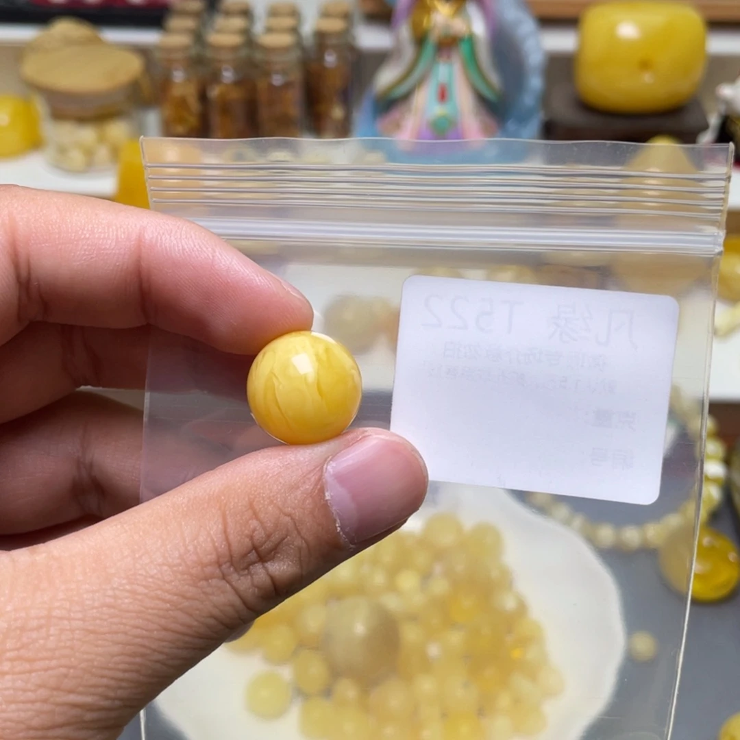 琥珀珠宝奇石未镶嵌芳****@