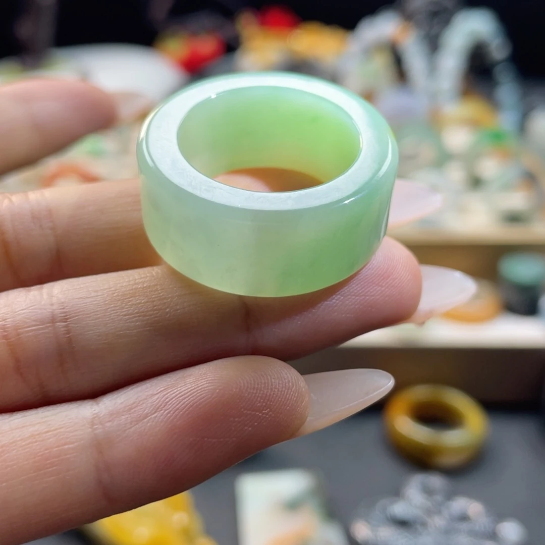 定制翡翠未镶嵌戒指
