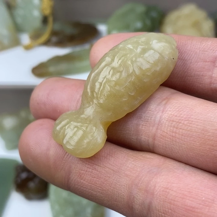 和田玉（糖玉）未镶嵌颈饰