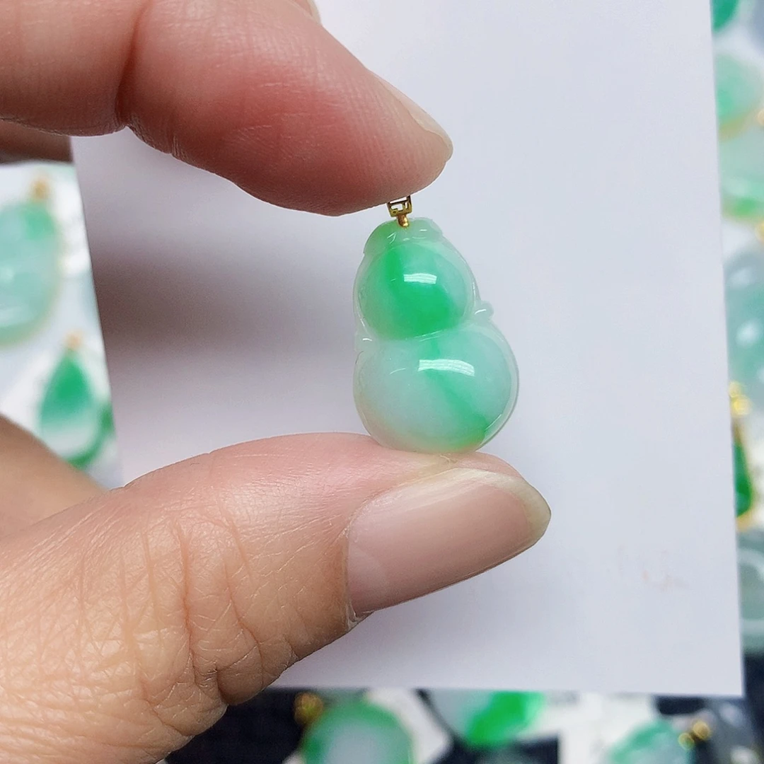 翡翠18K金镶嵌颈饰3567889