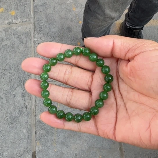 和田玉手链未镶嵌卡8冰阳绿，小微点