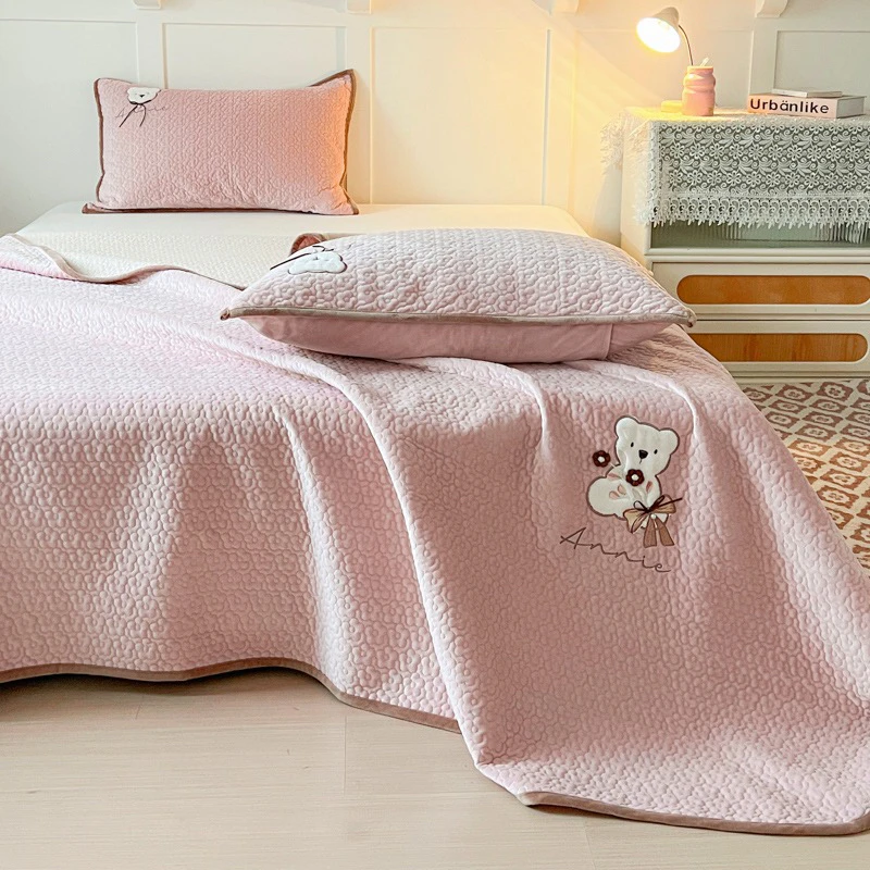 牛奶绒三层夹棉加厚床盖垫秋冬韩式少女心可爱绣花床单加绒不跑床