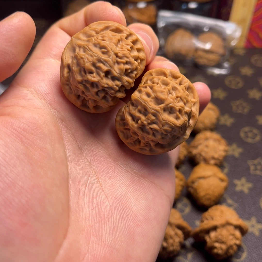 楊****把件文玩核桃宫灯39