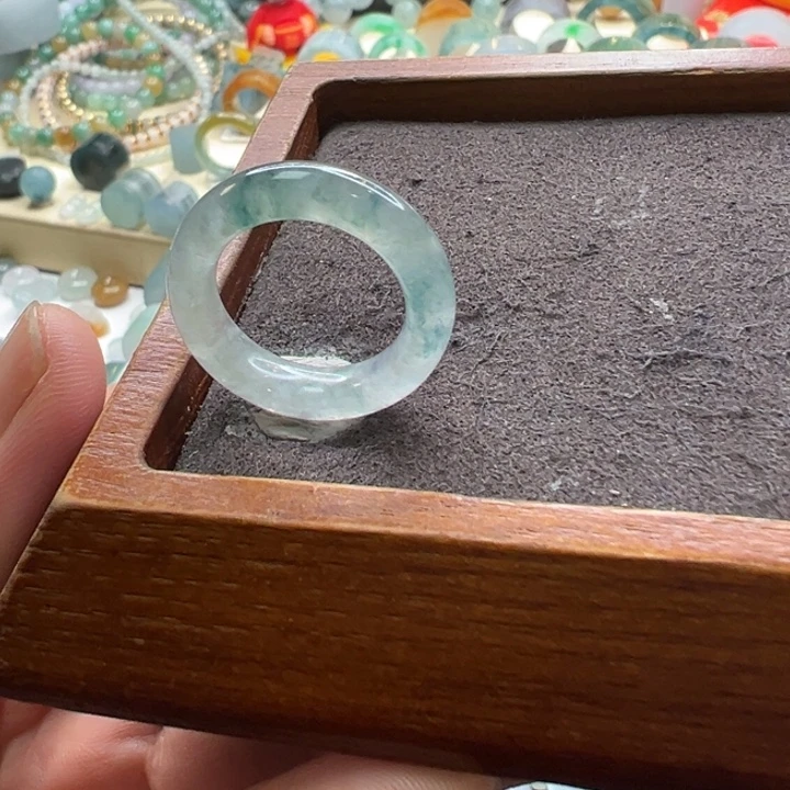 翡翠未镶嵌戒指翡翠