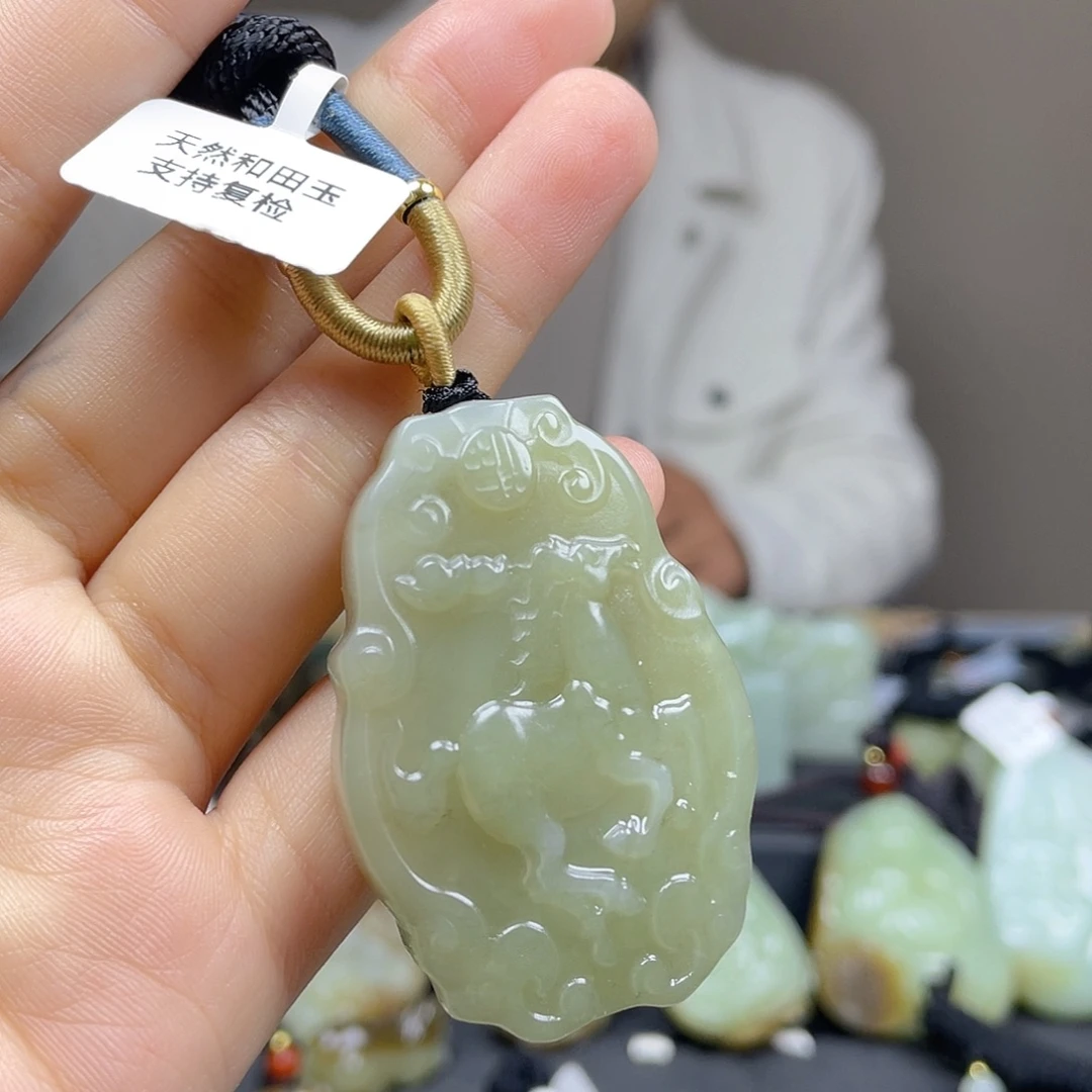 和田玉未镶嵌颈饰