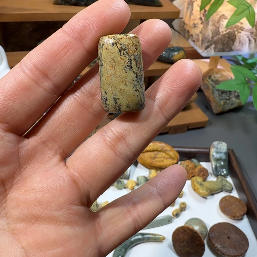 岫岩河磨玉（透闪石质玉）未镶嵌颈饰