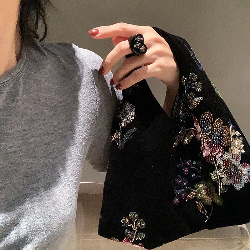 新中式刺绣亮片手提包女士2025年秋冬新款复古钉珠刺绣百搭手拎包