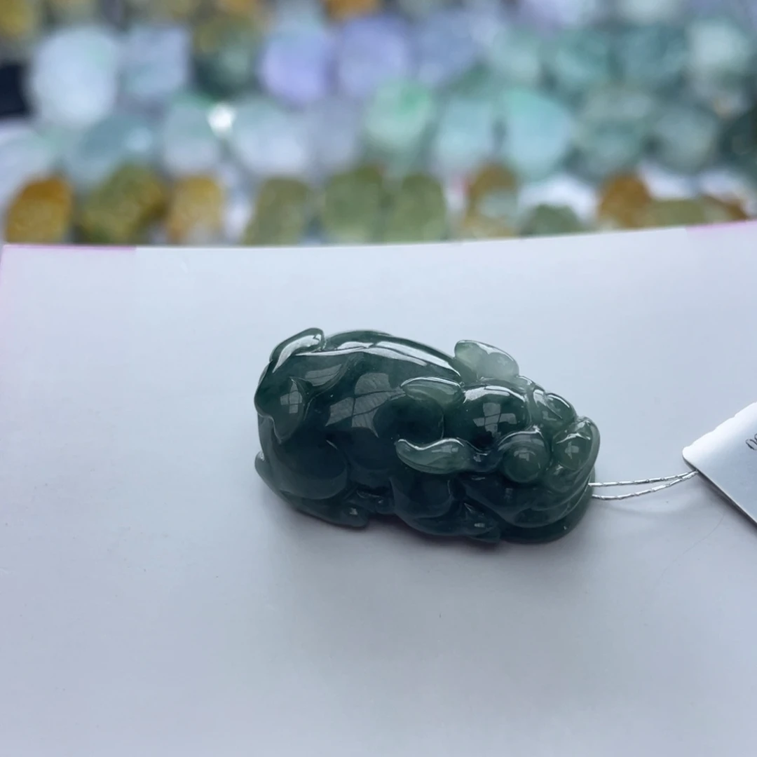 翡翠颈饰未镶嵌貔貅