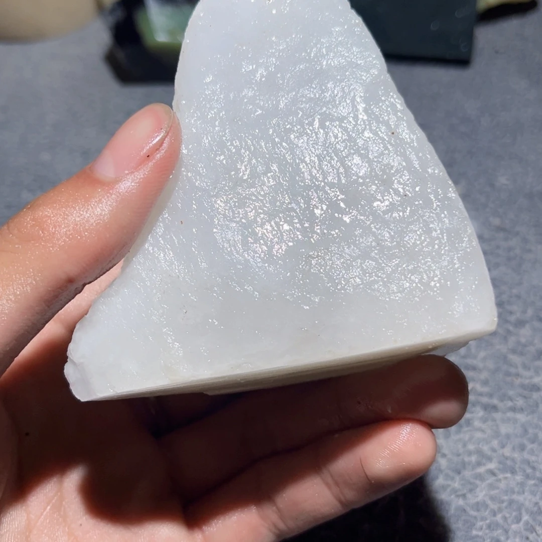 和田玉（糖玉）未镶嵌珠宝奇石