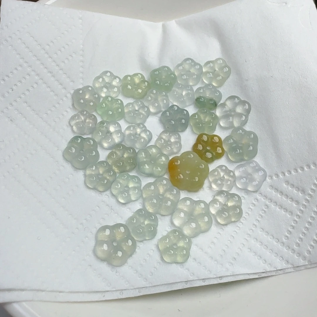 翡翠散珠五瓣花一朵