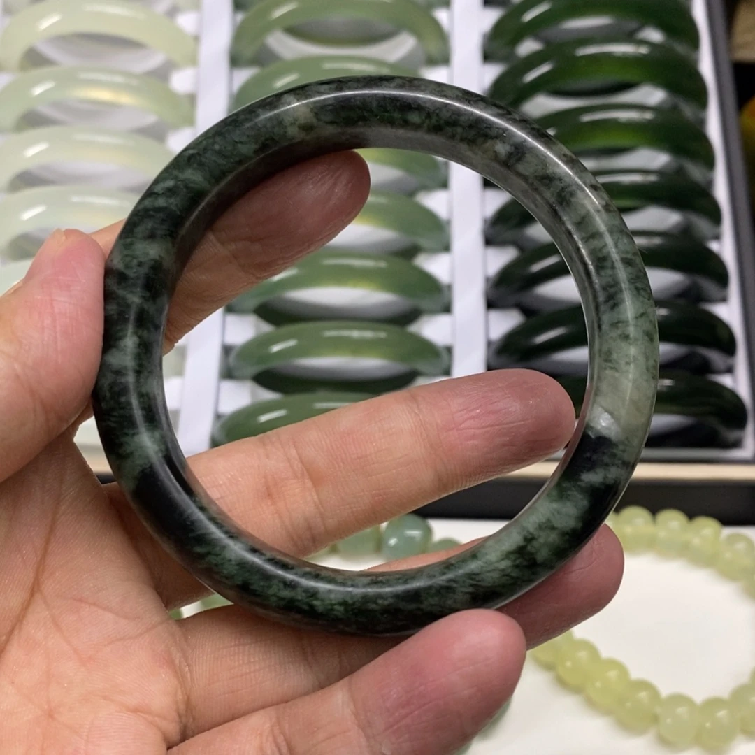 蛇纹石玉未镶嵌手镯62