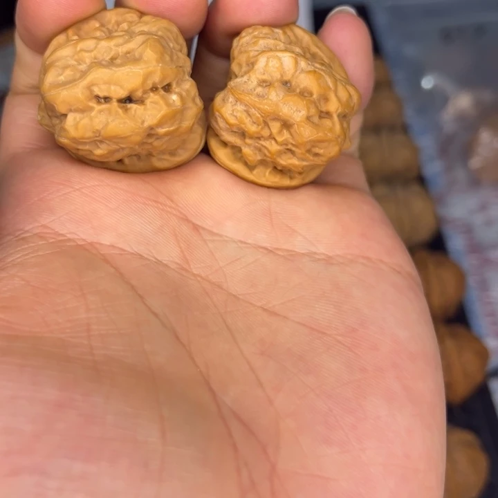 文玩核桃蛤蟆头33/36