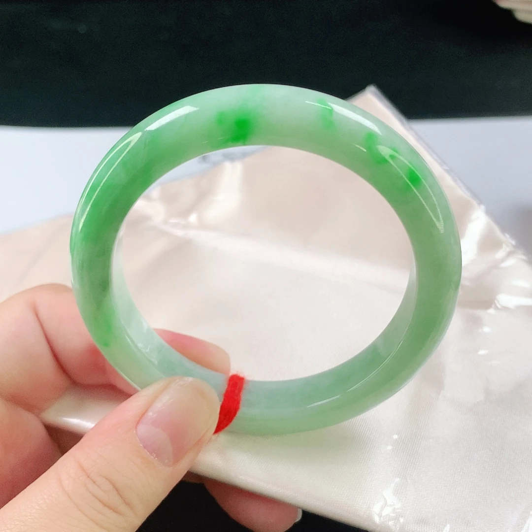 翡翠手镯未镶嵌56-57圈