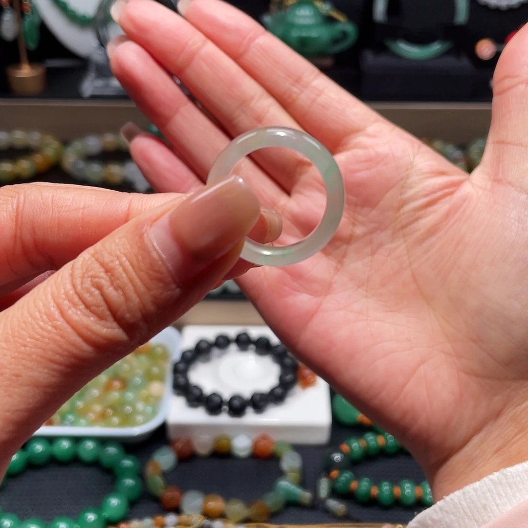 石英质玉合金戒指