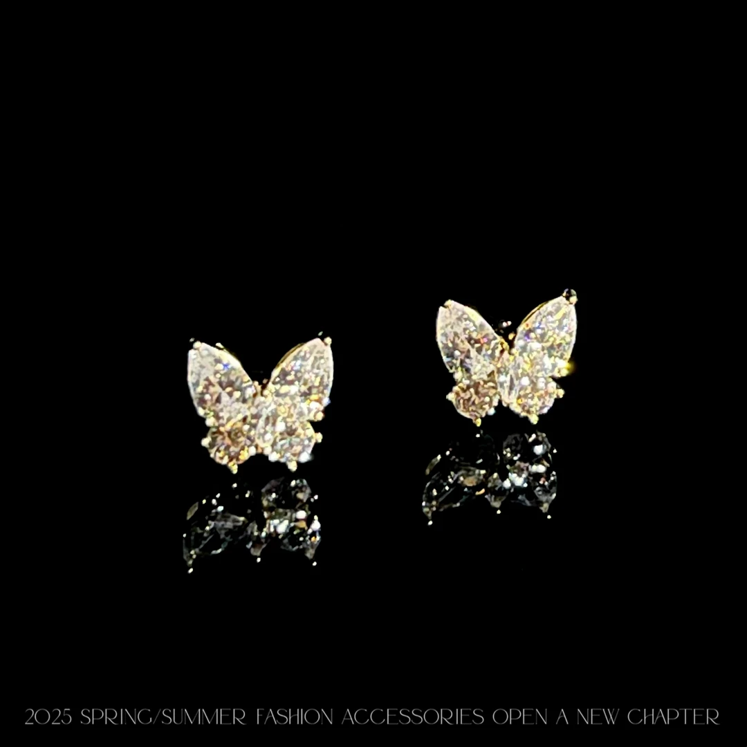 铜合金耳饰 镀k金 2025款C6651【金芒冰蝶】AUYING MUMU 耳钉