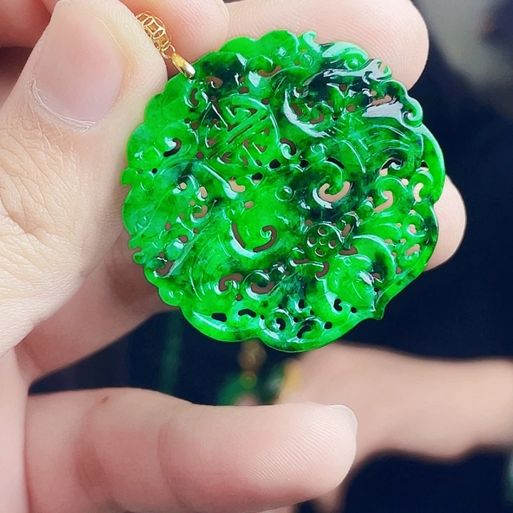 翡翠18K金镶嵌颈饰