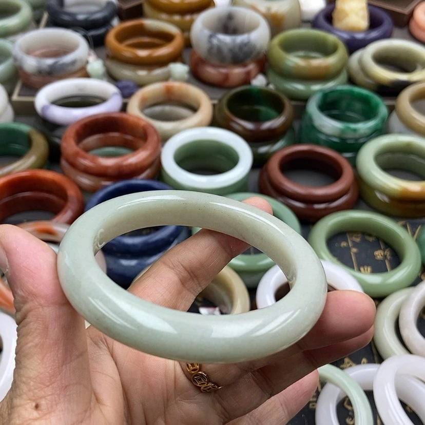 【闪购商品】石英质玉手镯58圈口未镶嵌