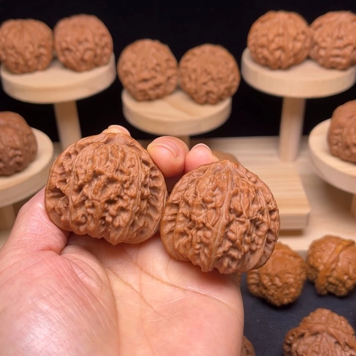 老***湿吊坠文玩核桃43白狮子