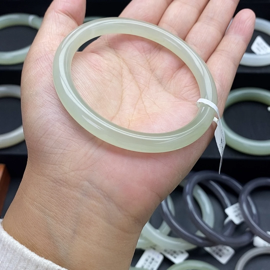 和田玉未镶嵌珠宝奇石和田玉手镯58