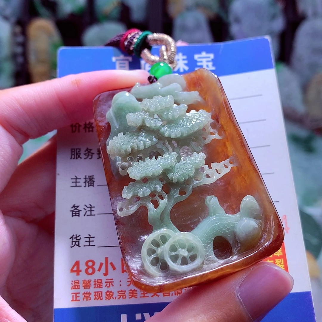 颈饰未镶嵌翡翠天然