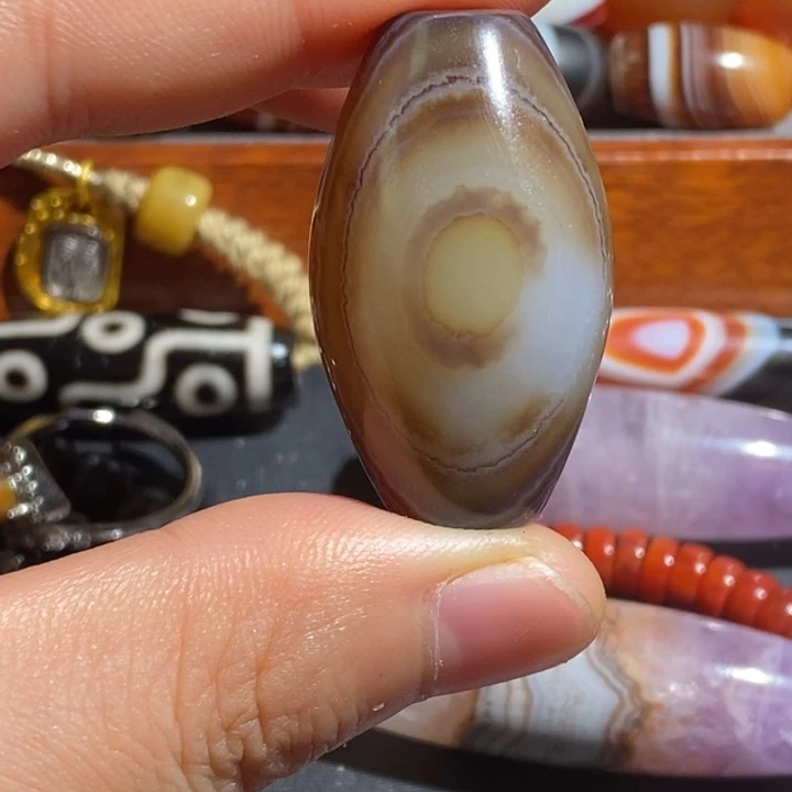 用***6未镶嵌颈饰玛瑙/玉髓