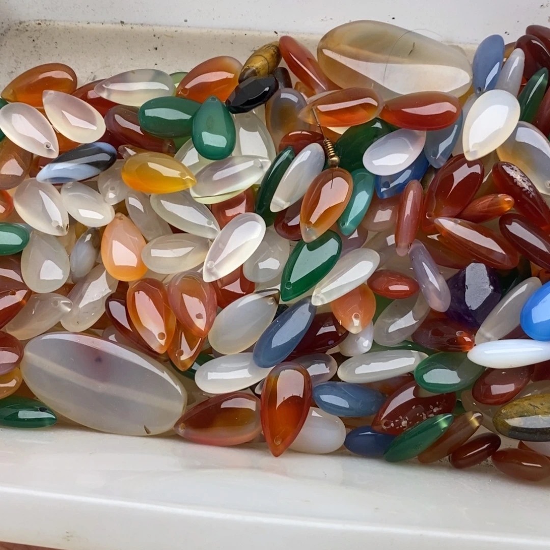 玛瑙/玉髓未镶嵌珠宝半成品四个天然玛瑙水滴吊坠孔10×20mm