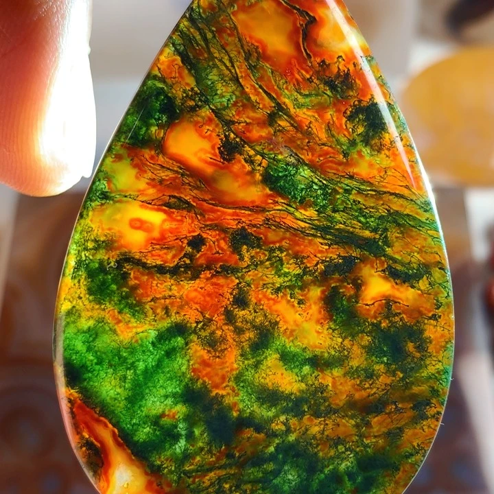 未镶嵌颈饰玛瑙/玉髓桃****哥