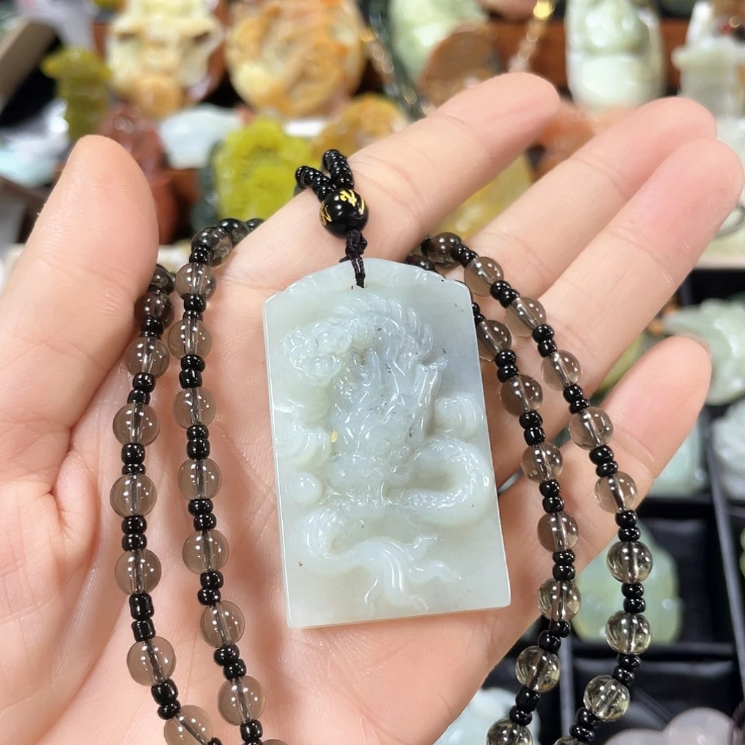 蛇纹石玉颈饰未镶嵌