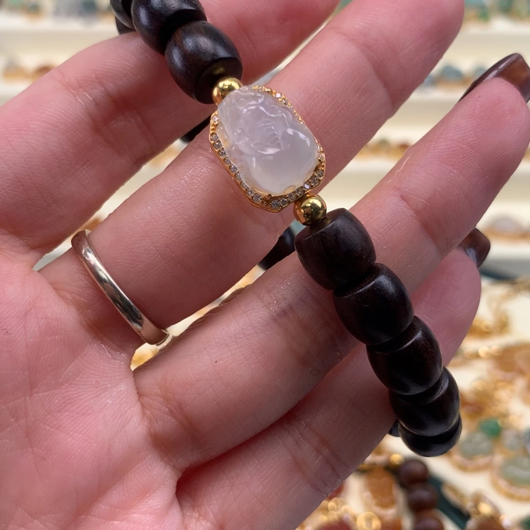 翡翠银S925镶嵌颈饰貔貅